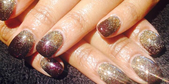 Gold glitter nails