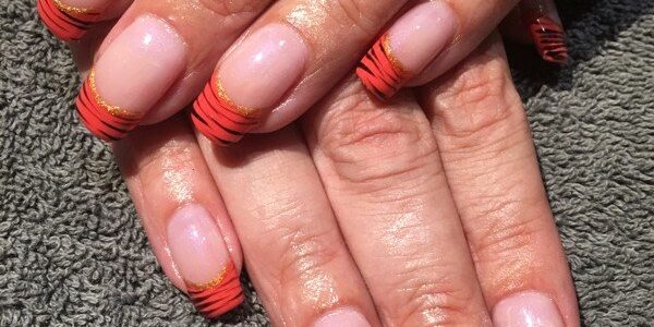 Tiger nail art