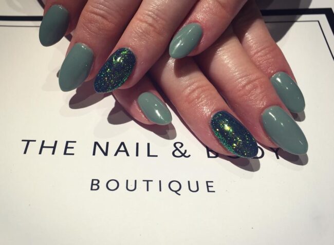 Luscious-green-nails